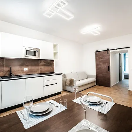 Travai 68, Urbana